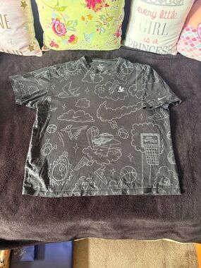 Nike The Nike Tee loose fit Max90 all over print  basketball black tee size XXL
